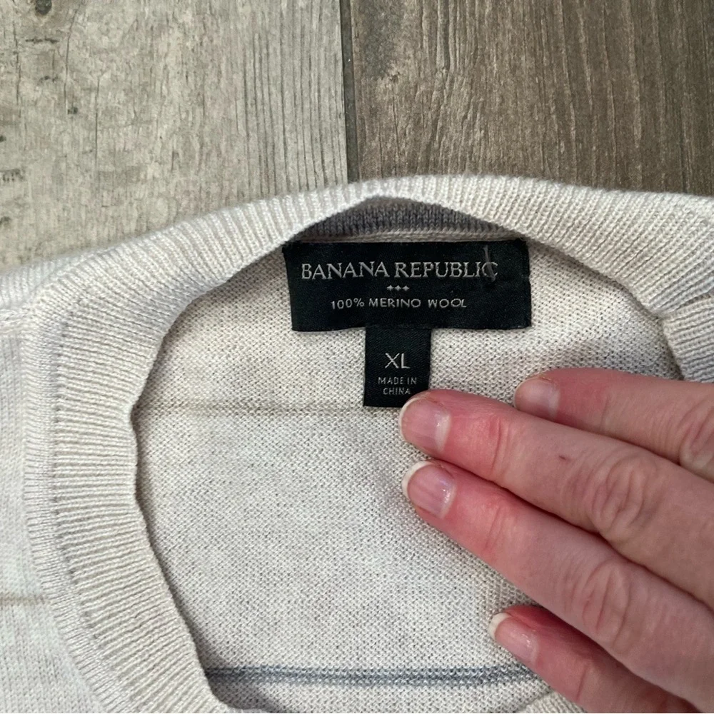 Banana Republic Mens XL Pullover 100% Merino Wool Sweater Beige Striped NWOT